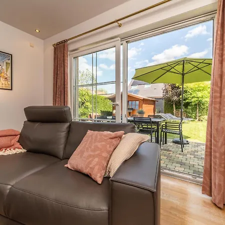 Beautiful In With Kitchen Holiday home