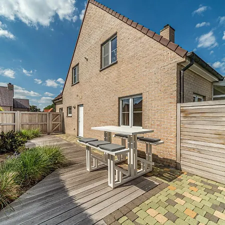 Beautiful In With Kitchen Oostduinkerke